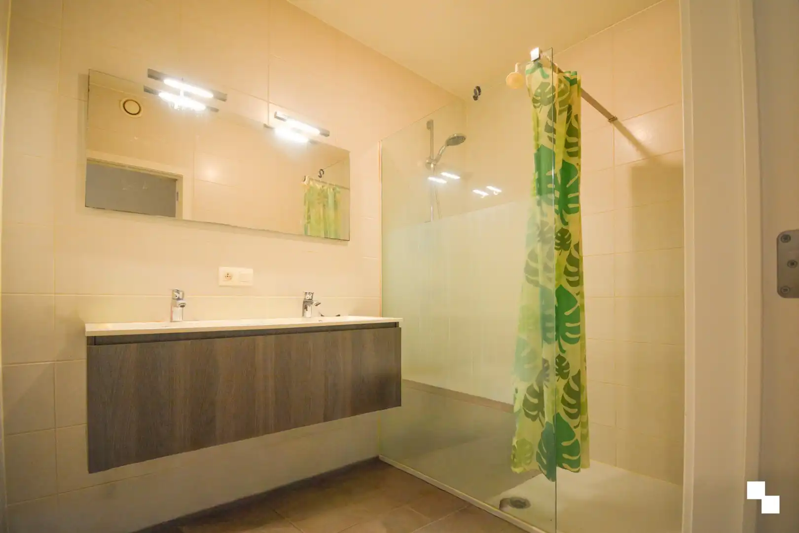 Recent, gelijkvloers appartement te Westrozebeke foto 12
