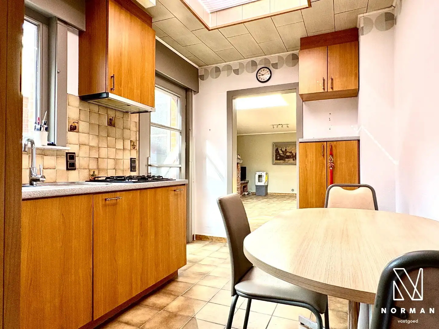 Gezinswoning met 4 slaapkamers, garage én tuin te koop in centrum Kuurne! foto 3