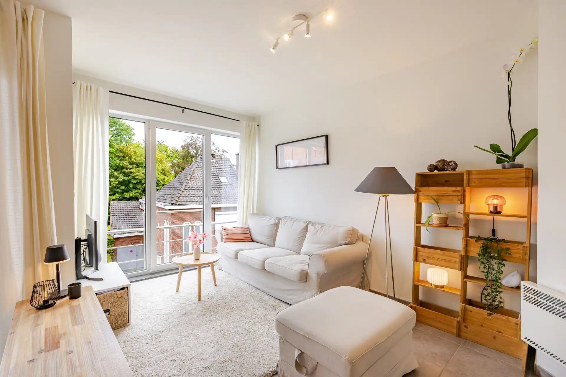 Instapklaar appartement met terras op uitstekende ligging in Erembodegem foto 3