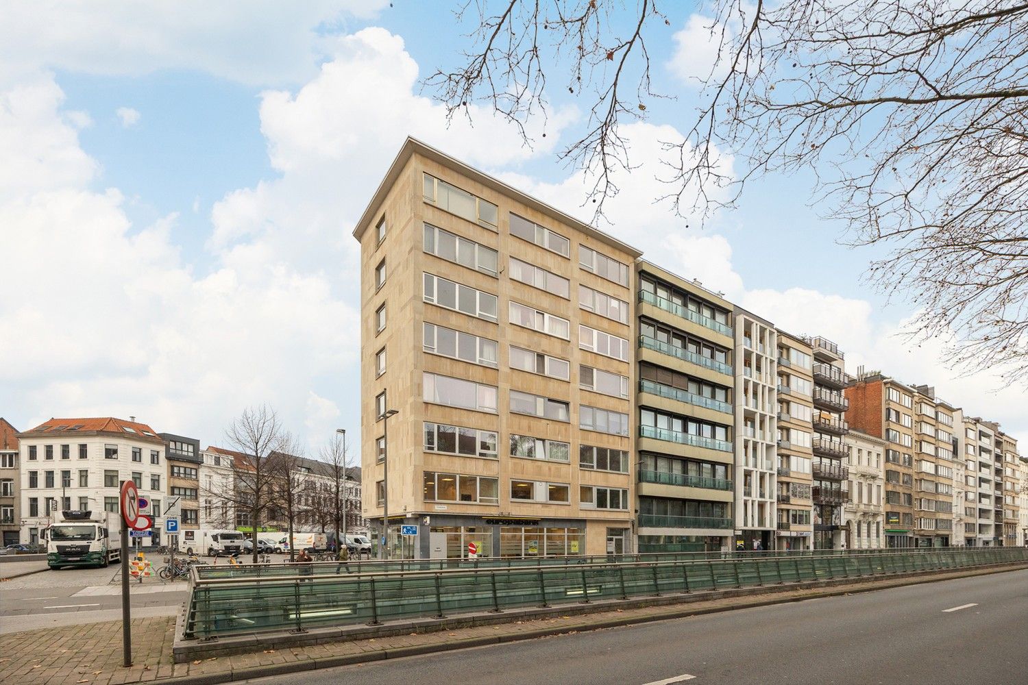 Stijlvolle studio met panoramisch zicht in hartje Antwerpen foto 10