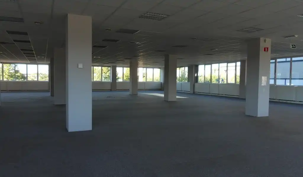 Kantoor te huur in Sluispark langs R4 in Merelbeke foto 5