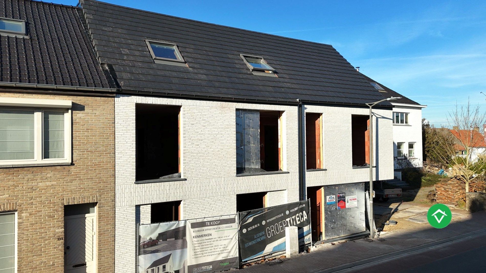 Modern duplexappartement met 3 slaapkamers en zonneterras in centrum Ichtegem foto {{pictureIndex}}