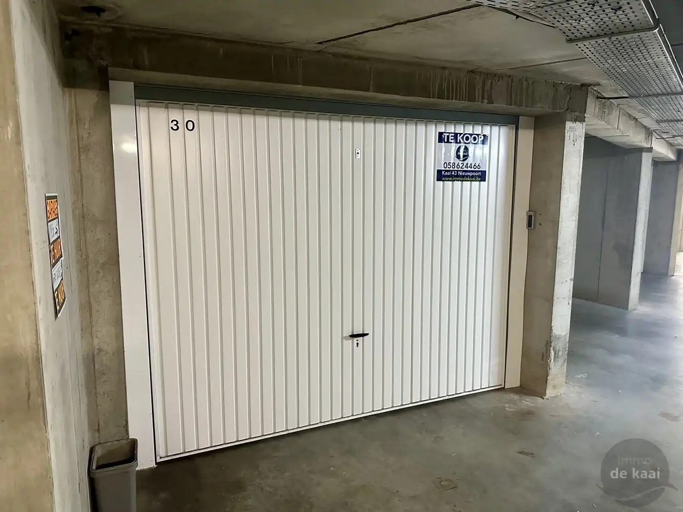 Garage te koop foto {{pictureIndex}}