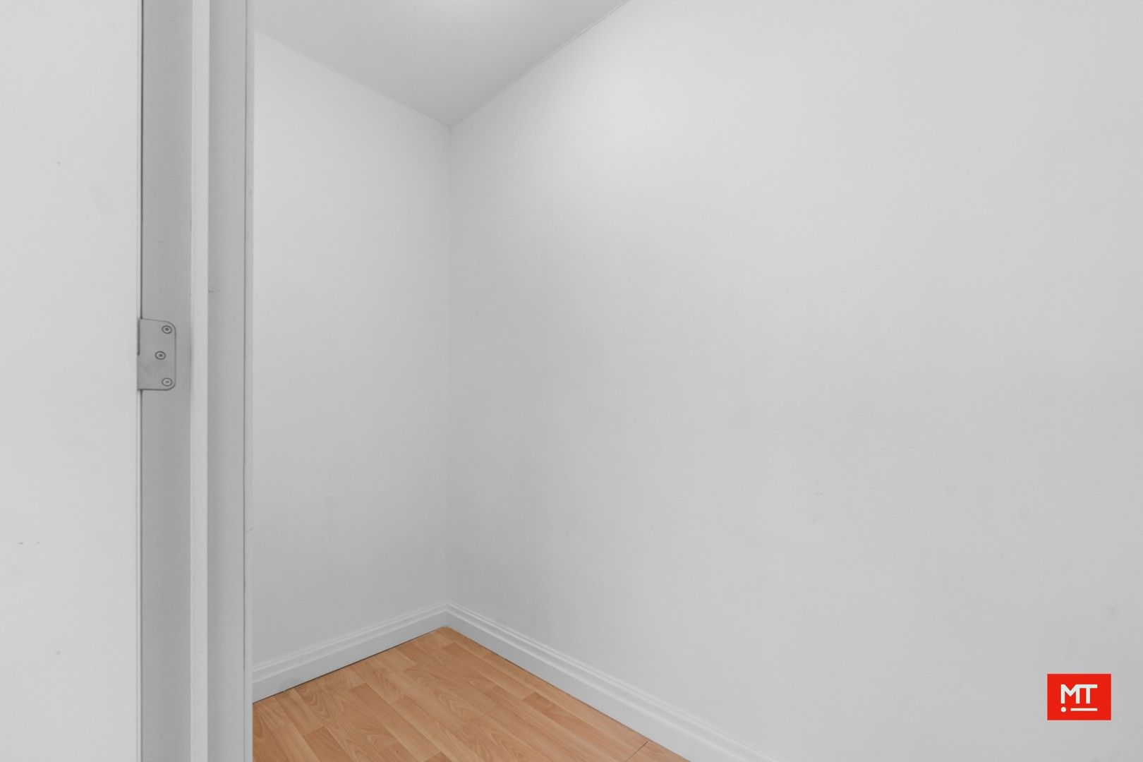 Gerenoveerd appartement op minder dan 100m van De Leet in Ieper foto 14