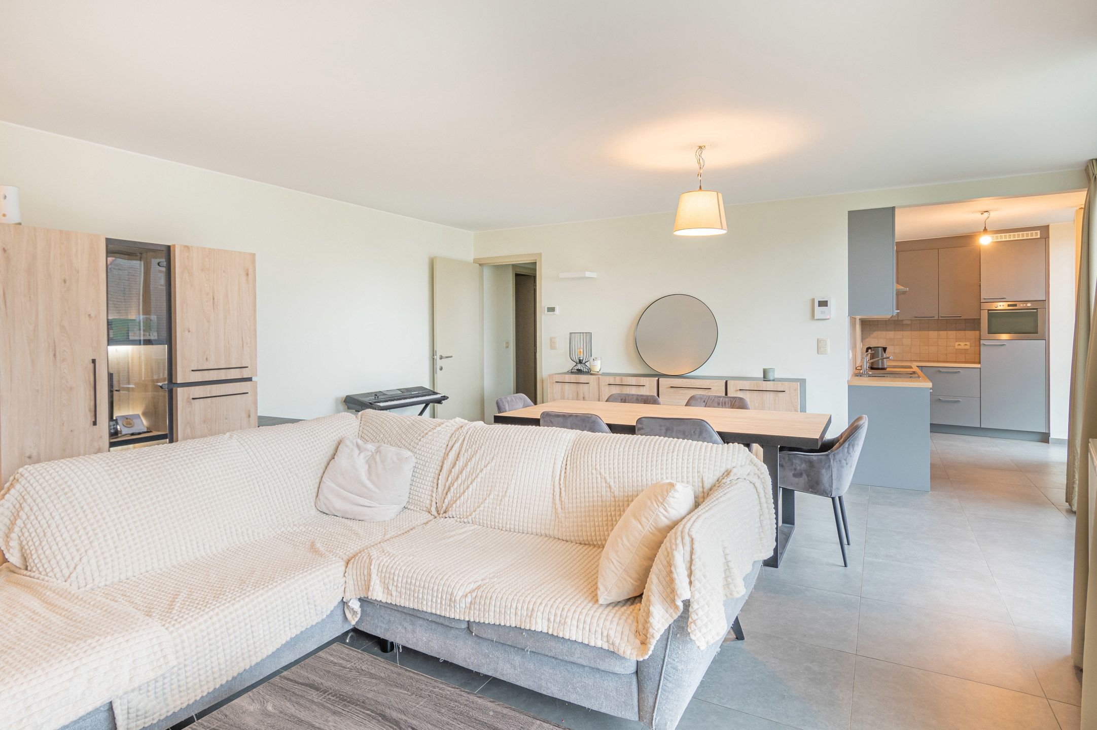 Ruim 1-slaapkamerappartement met terras te Ruisbroek foto 7