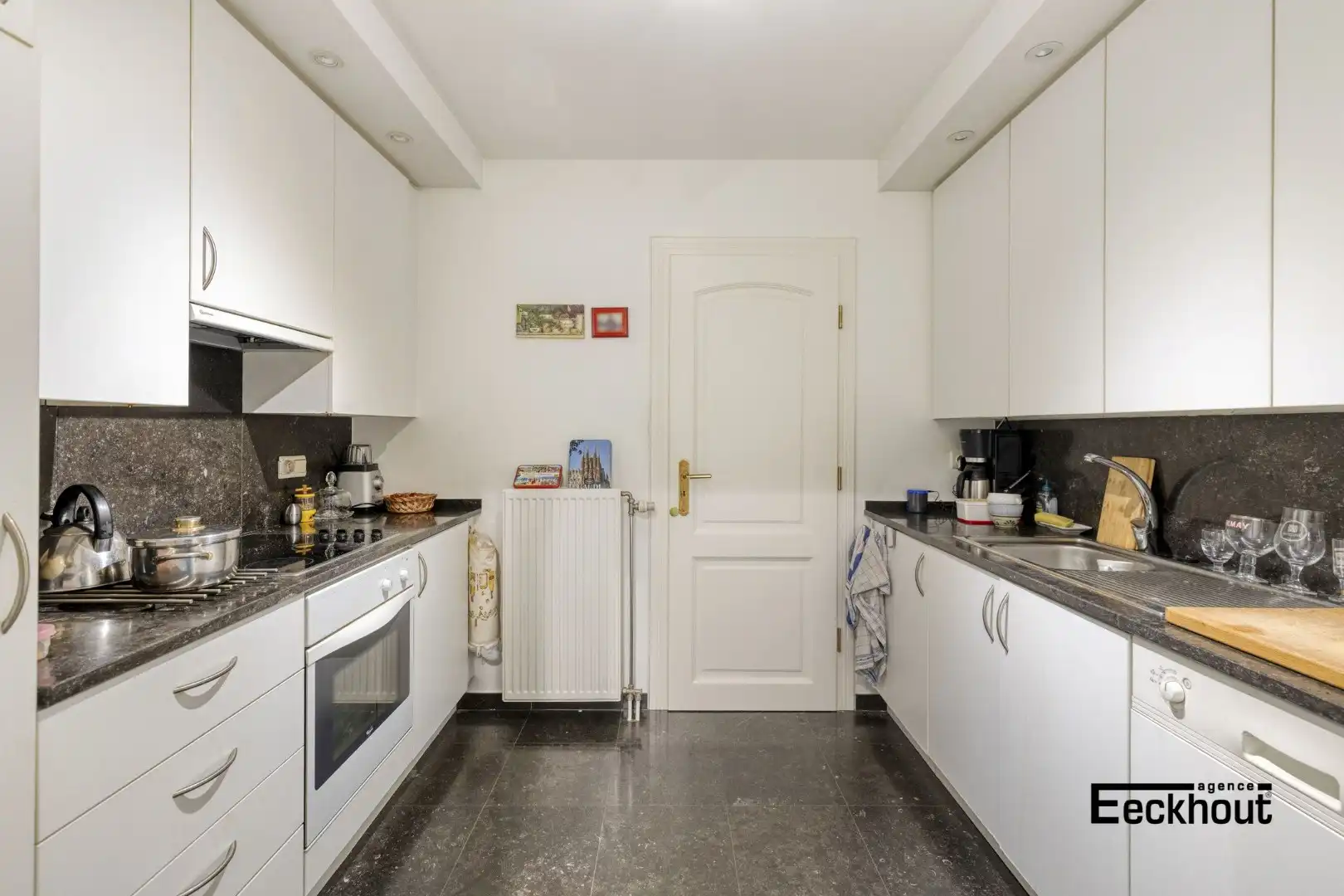 Ruim 3-slaapkamer appartement met zonneterras aan het Prinses Stefanieplein te Oostende foto 10