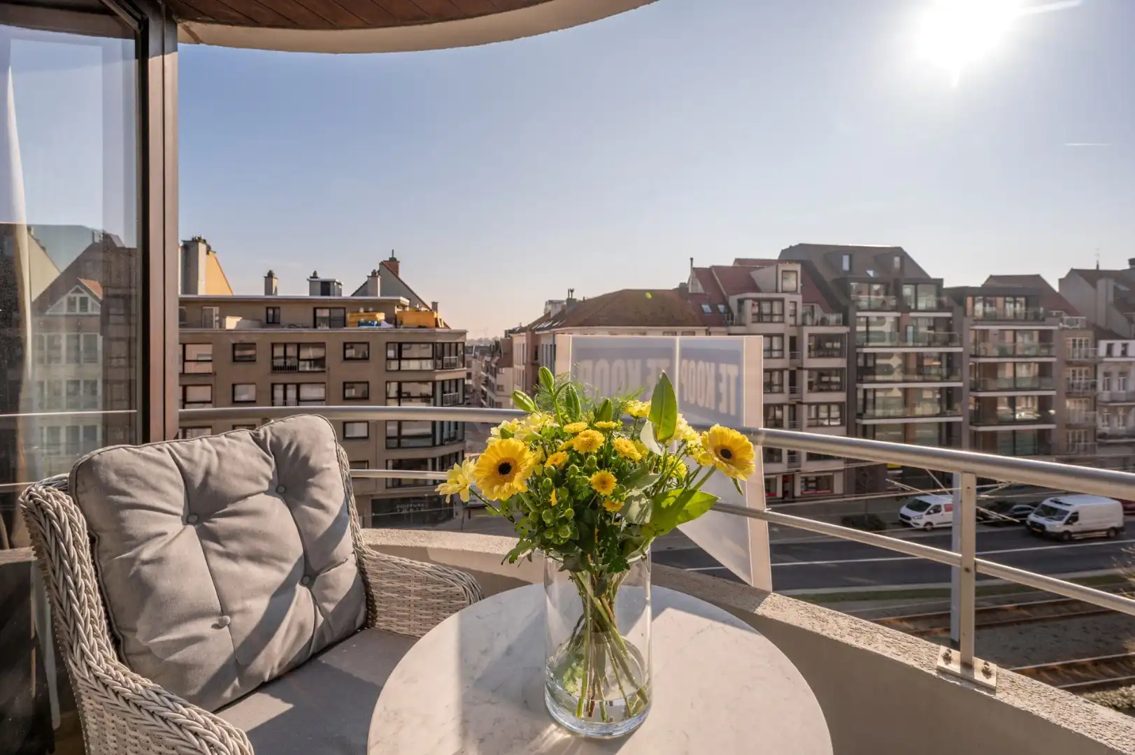 Uiterst ruim appartement met 3 slaapkamers en 2 badkamers   foto 4