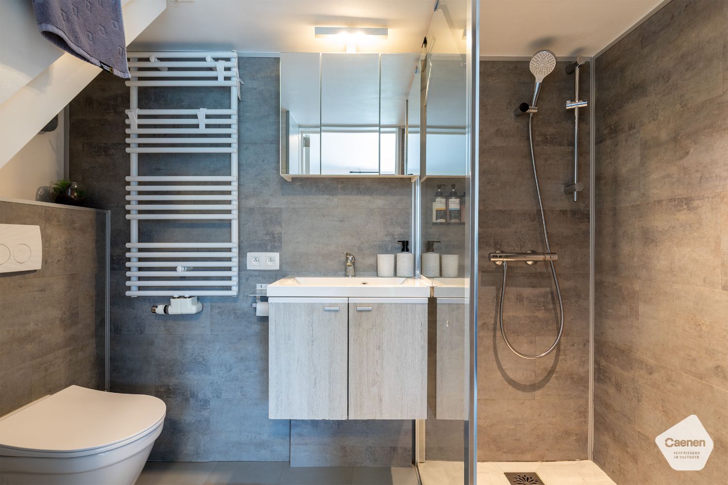 Wonen en werken op één adres – unieke halfopen woning met praktijkruimte. foto 20