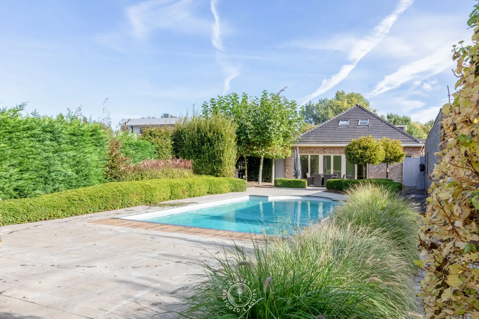 Stijlvol en kwalitatief wonen met een mooie tuin en uitzonderlijk ruime garage in Temse foto 6