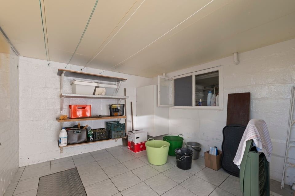 CHARMANTE, INSTAPKLARE WONING MET 3 SLAAPKAMERS, GROTE ZOLDER EN GEEZELLIGE BUITENRUIMTE foto 31