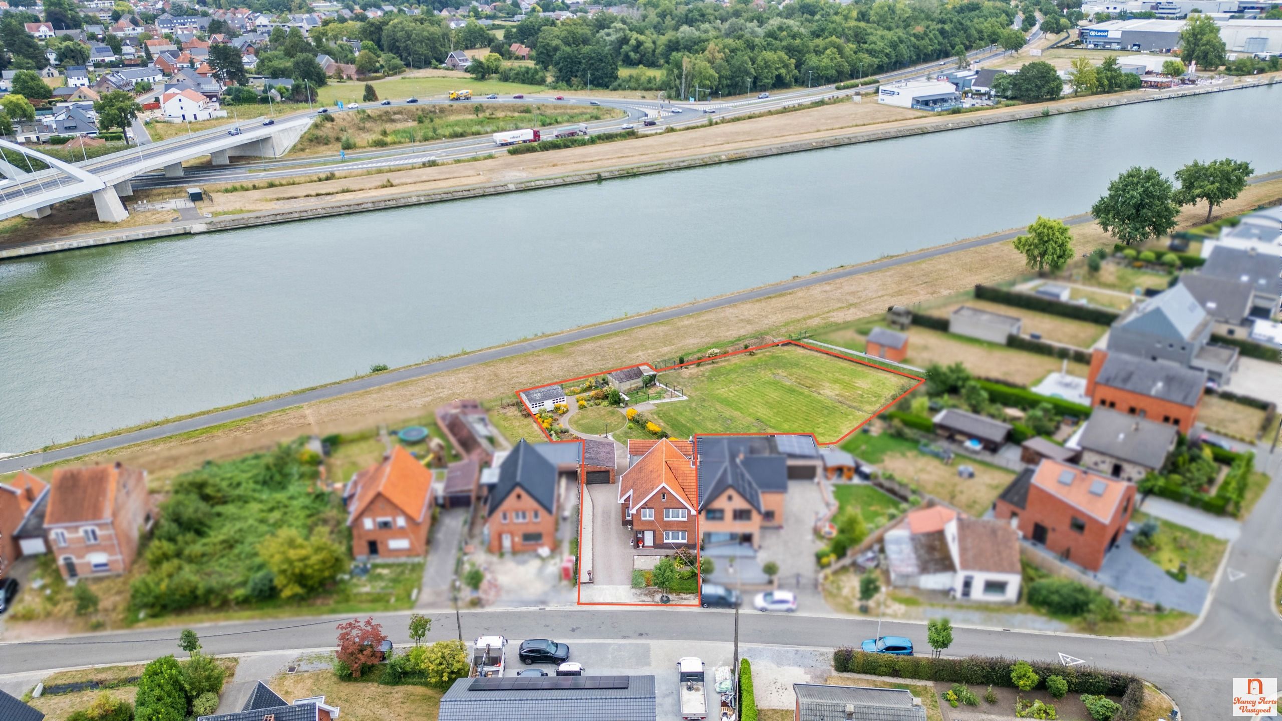 Half-openbebouwing met zicht op het kanaal  foto 35