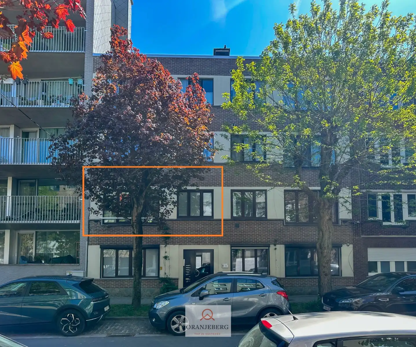 Gezellig 2 slaapkamer appartement nabij Gent-Sint-Pieters met terras en 2 kelderbergingen foto 2