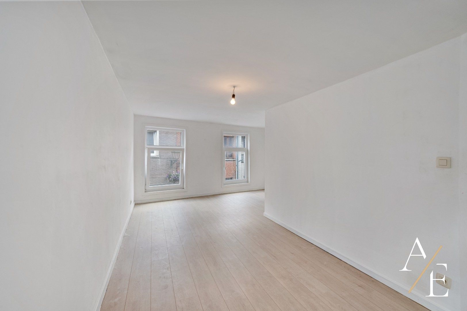 WETTEREN - Karaktervolle rijwoning te Wetteren centrum! foto 4