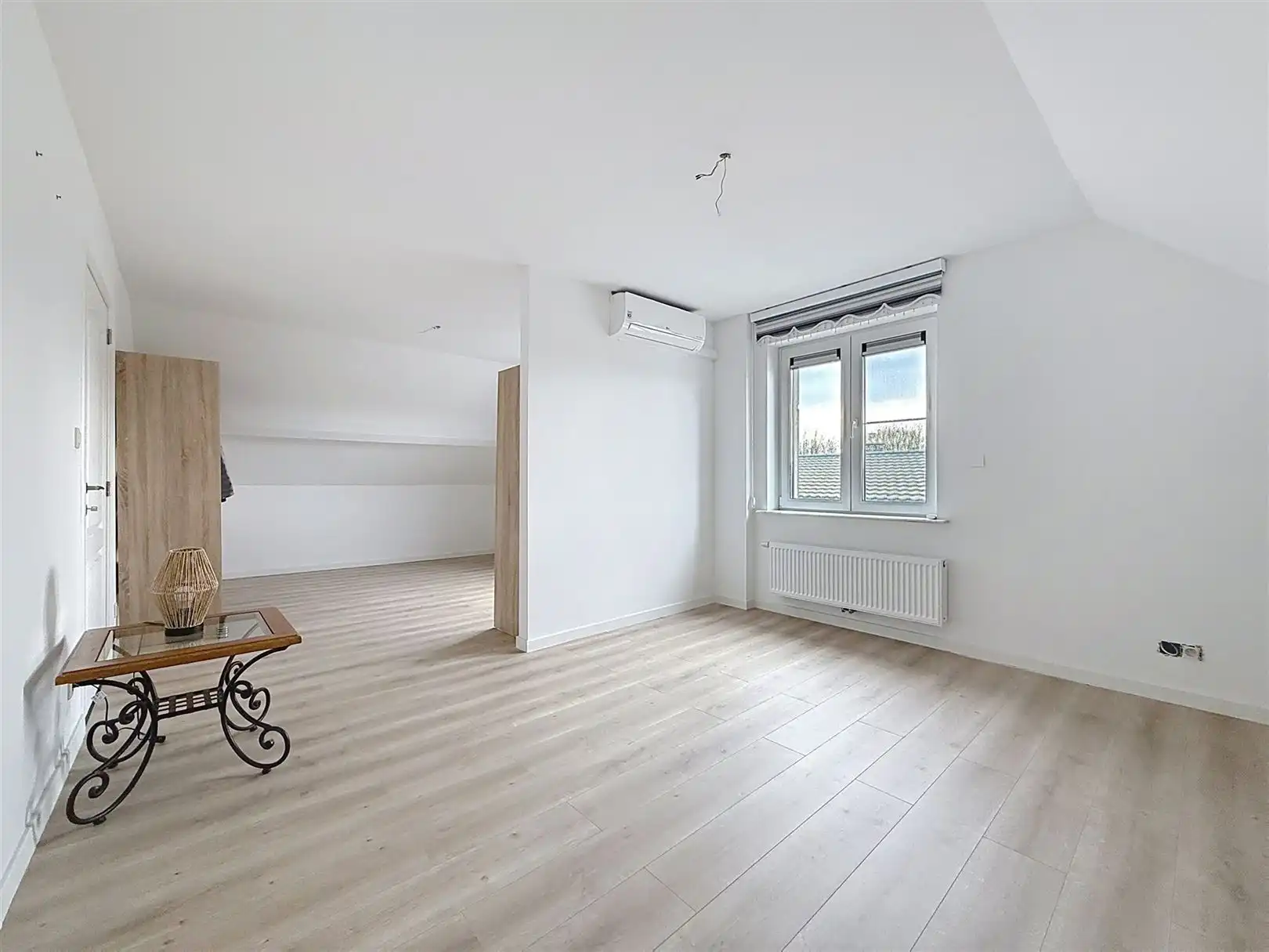 Ruime gerenoveerde woning, 5 slpks, 2 bdks, tuin, 11a 11ca  foto 49