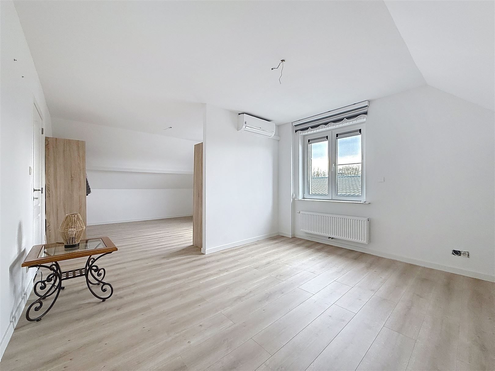 Ruime gerenoveerde woning, 5 slpks, 2 bdks, tuin, 11a 11ca  foto 49