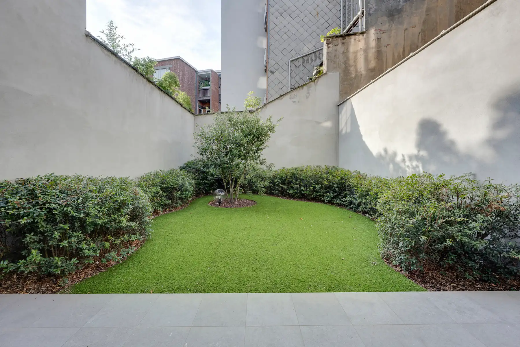 Luxueus gerenoveerde burgerwoning met tuin en terras foto 9