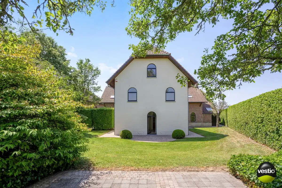 EXCLUSIEVE HOEVE MET MEERDERE WOONGEDEELTES, ATELIER, STALLING en AANPALENDE WEIDE OP CA. 1,6 HECTARE NABIJ DOMEIN NIEUWENHOVEN. foto 61