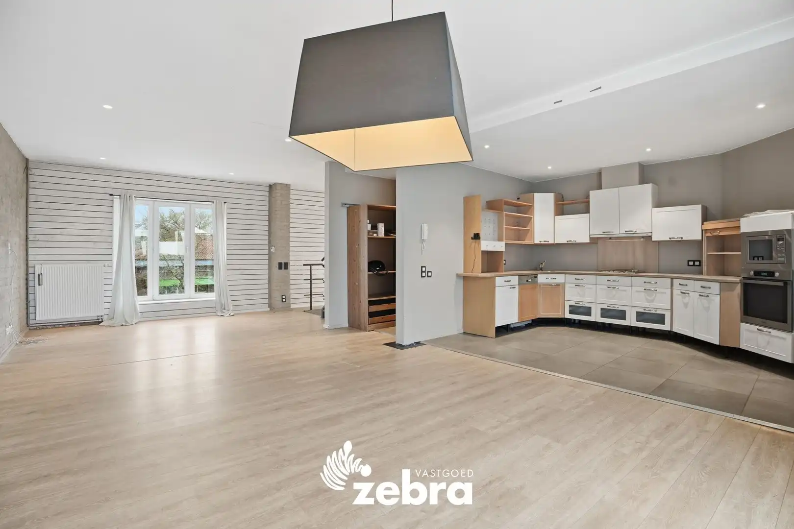 Woning met magazijn te Heule! foto 12