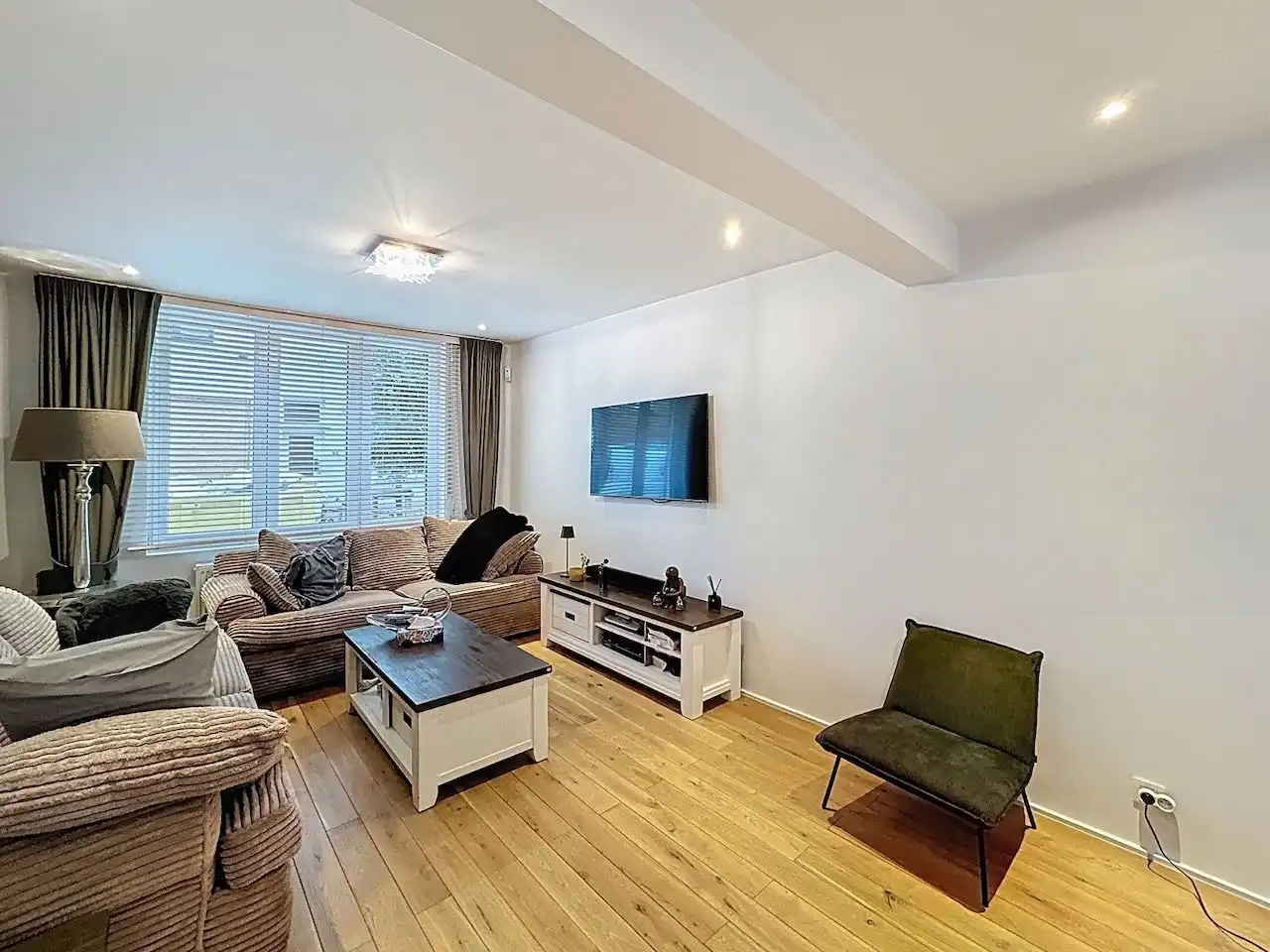 Comfortabel wonen in een gerenoveerde rijwoning met karakter foto 3