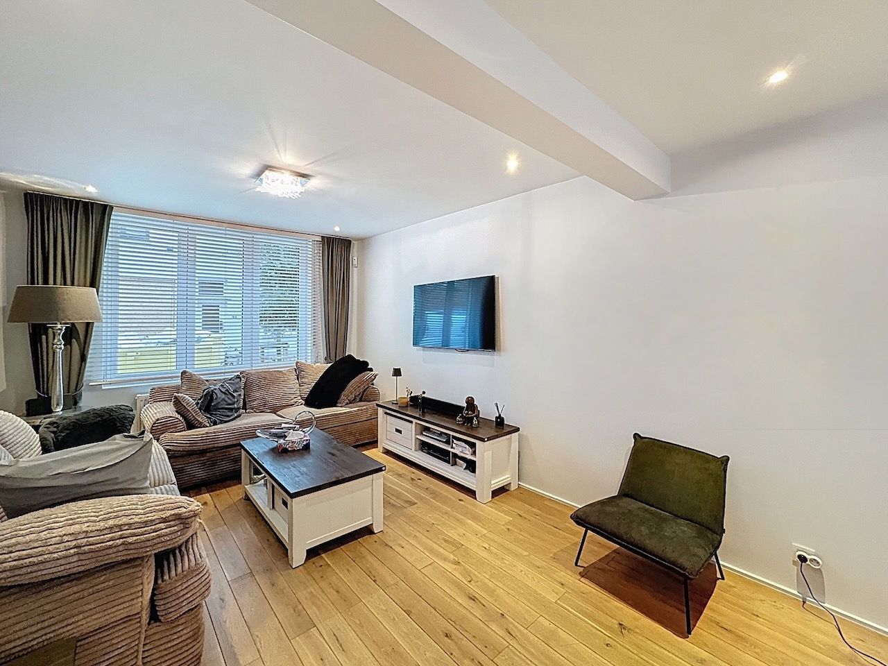 Comfortabel wonen in een gerenoveerde rijwoning met karakter foto 3