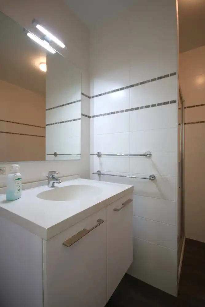 Modern gelijkvloers appartement met 2 slaapkamers en groot terras foto 10