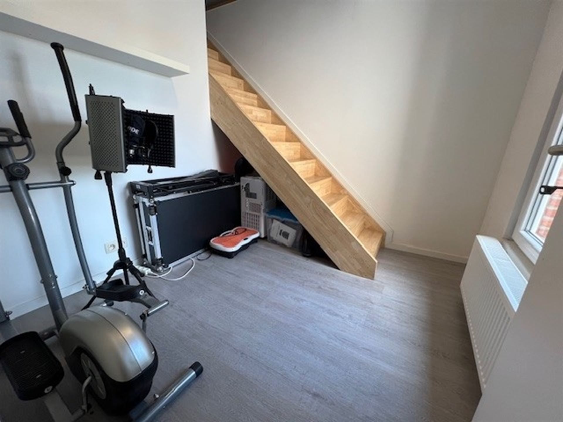 charmante woning met garage en gezellige tuin! foto 12