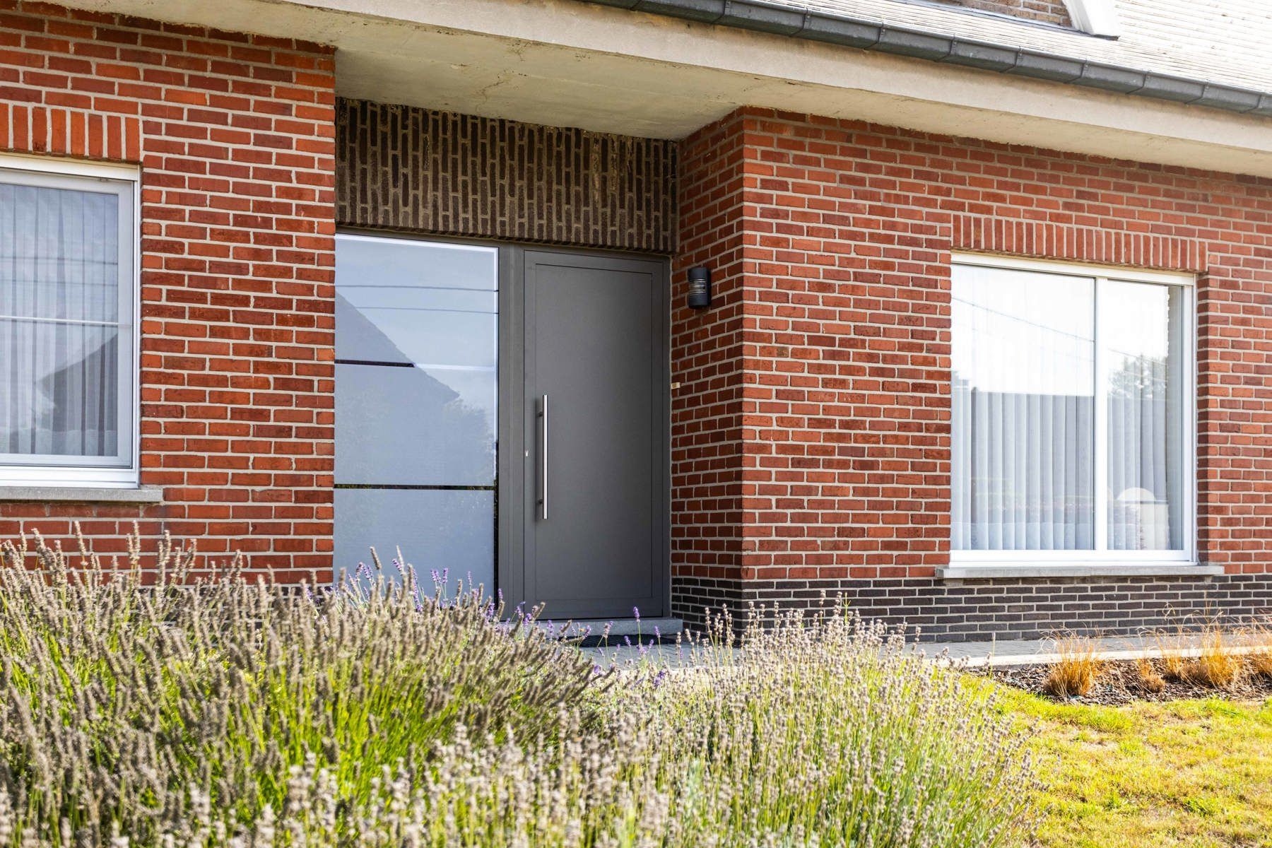 Charmante gezinswoning met 5 slaapkamers en riante tuin. foto 5