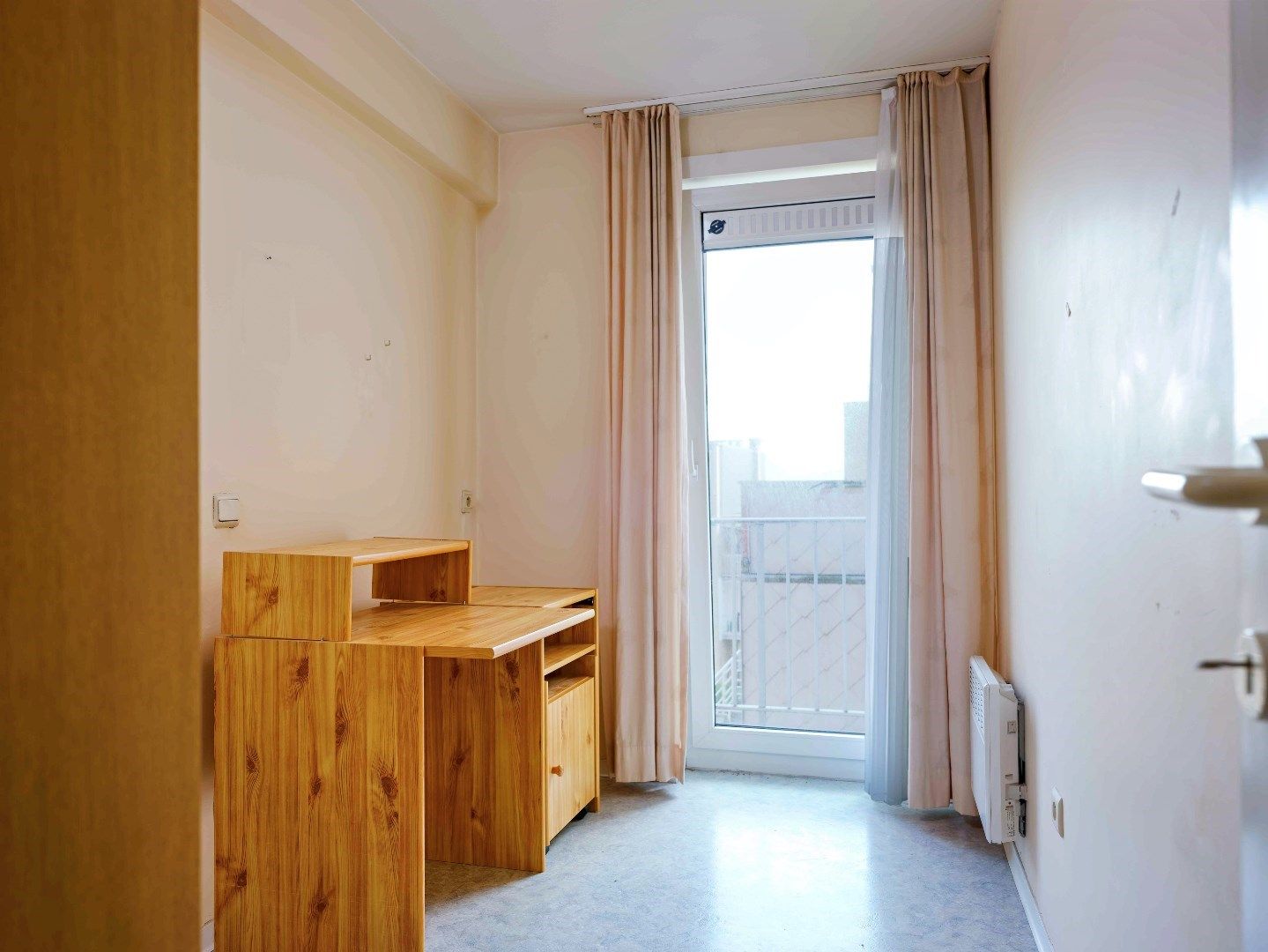 Instapklaar gemeubeld 2-slaapkamer-appartement nabij tramhalte foto 8