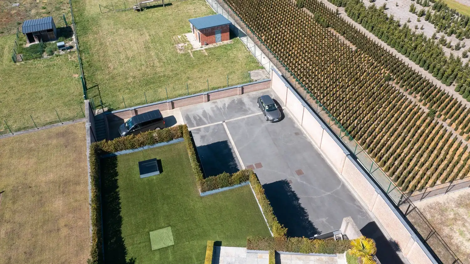 Instapklare handelswoning op topligging langs de N50 te koop in Wingene foto 11