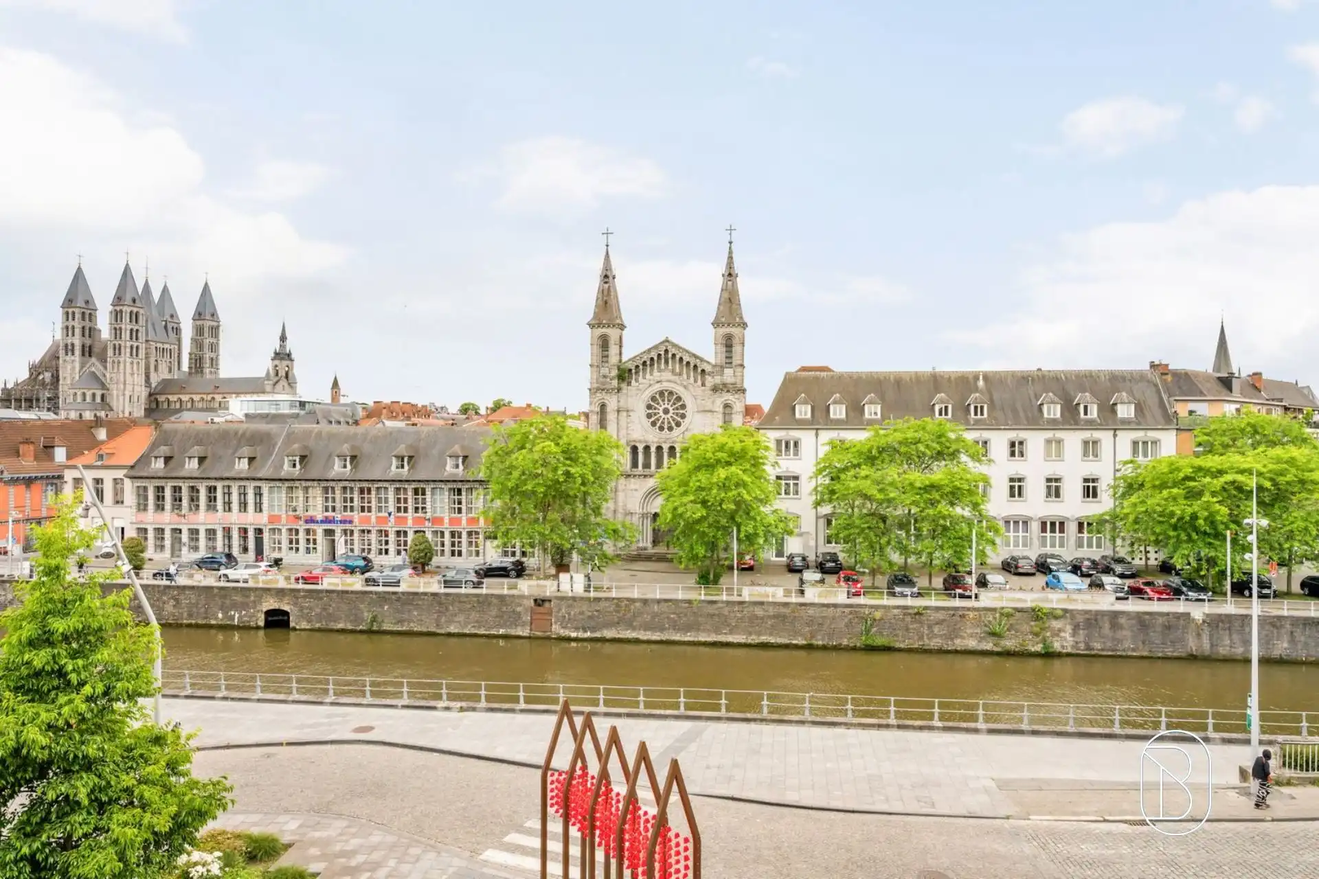 Topgelegen commerciele eigendom + woonst foto 5