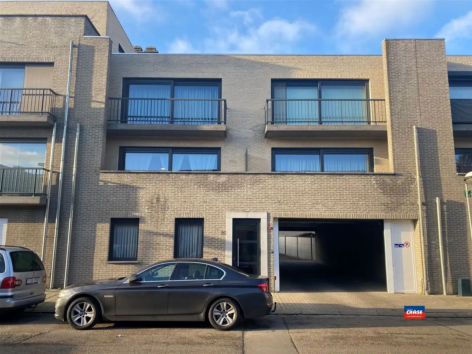 Appartement met 2 slpks, 2 terrassen en autostpl foto 2