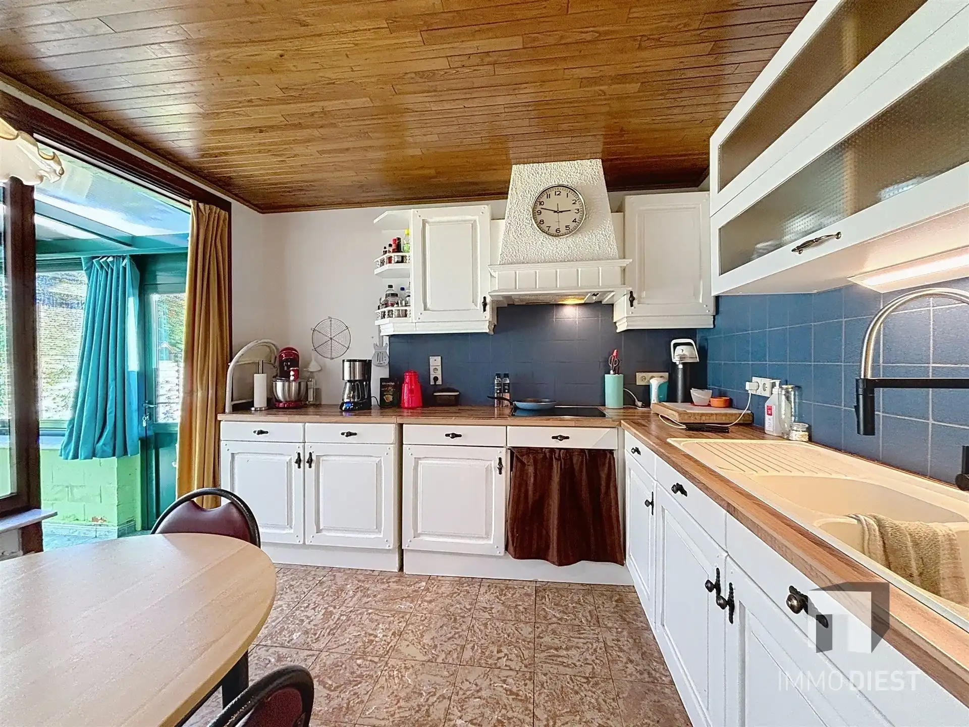 Gezinswoning op mooie locatie op 8,60are foto 14