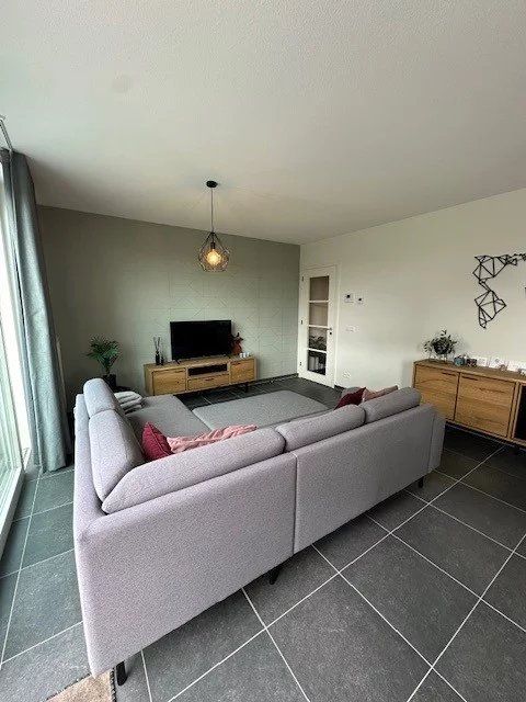 Modern appartement met 2 slaapkamers, terras en 2 ondergrondse staanplaatsen. foto 7