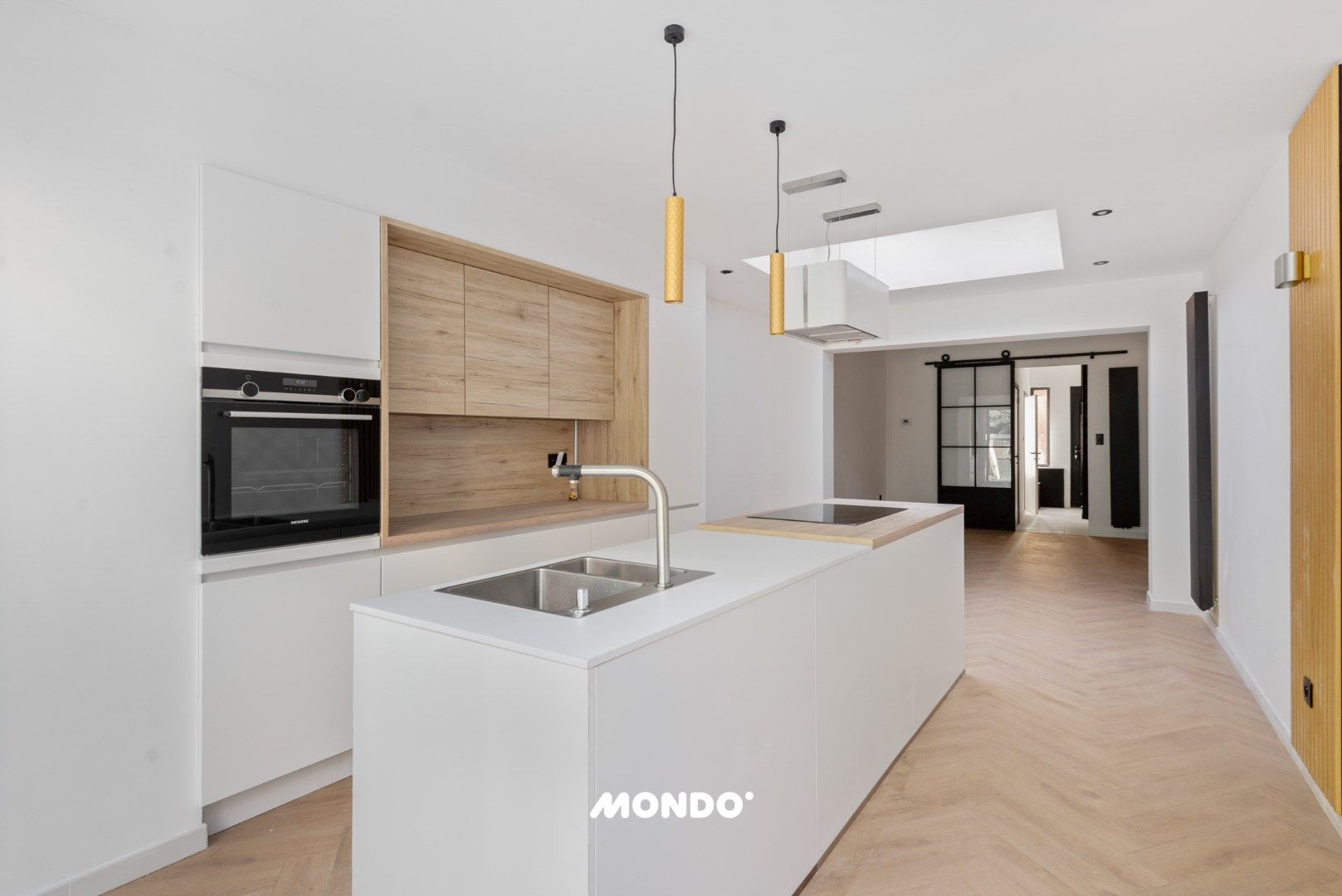 Volledig gerenoveerde woning met 3 slaapkamers! foto {{pictureIndex}}