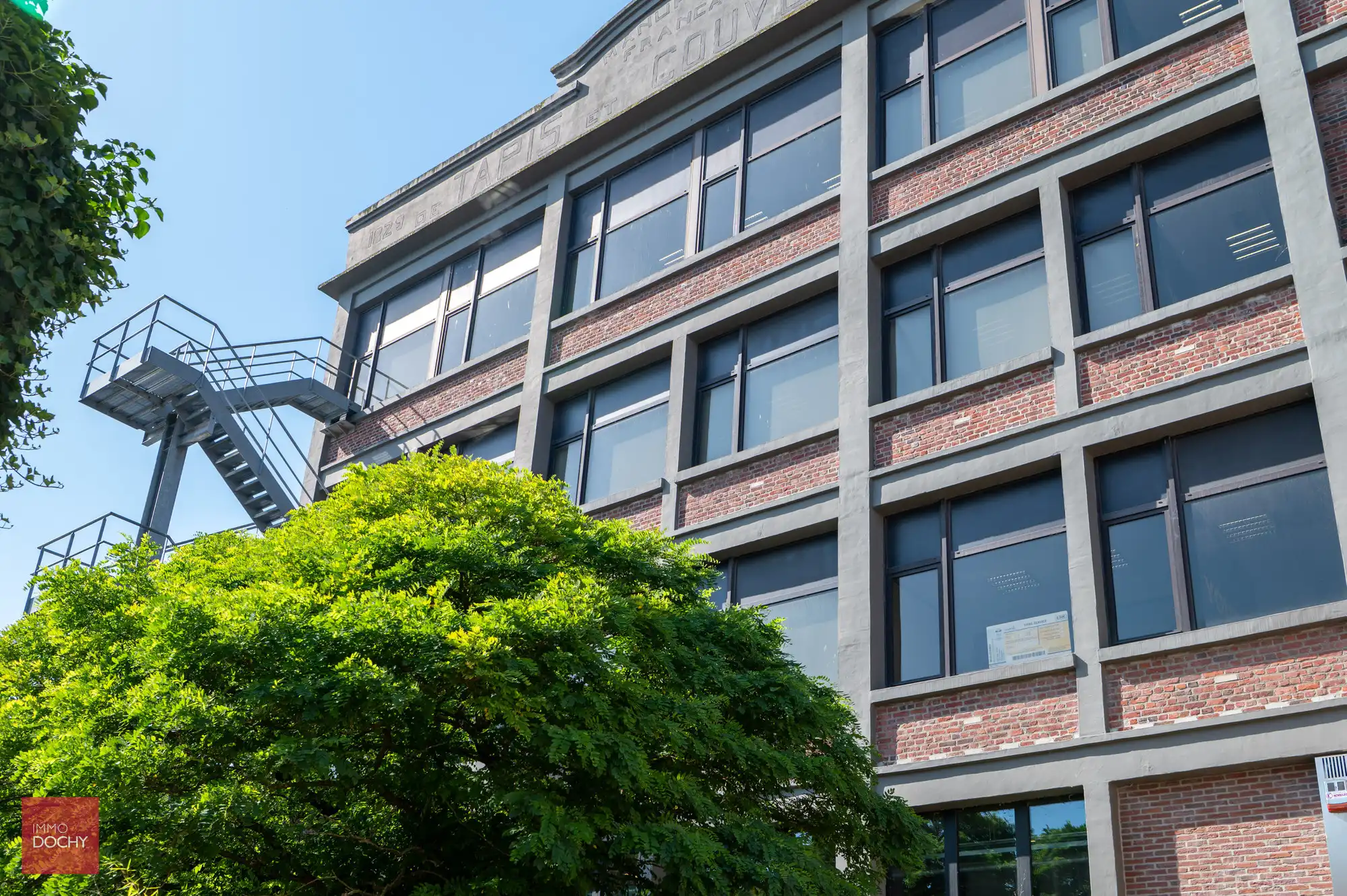 Volledig ingericht ruim kantoorgebouw foto 16