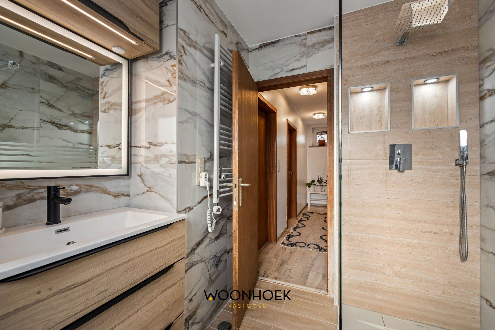 Instapklare 3-slpk halfopen bebouwing met dubbele garage  foto 10