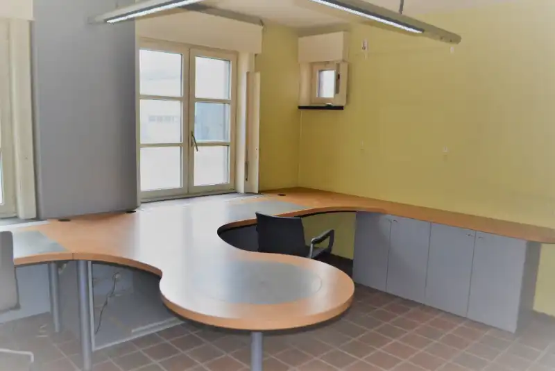 Kantoren te huur met parking! foto 5