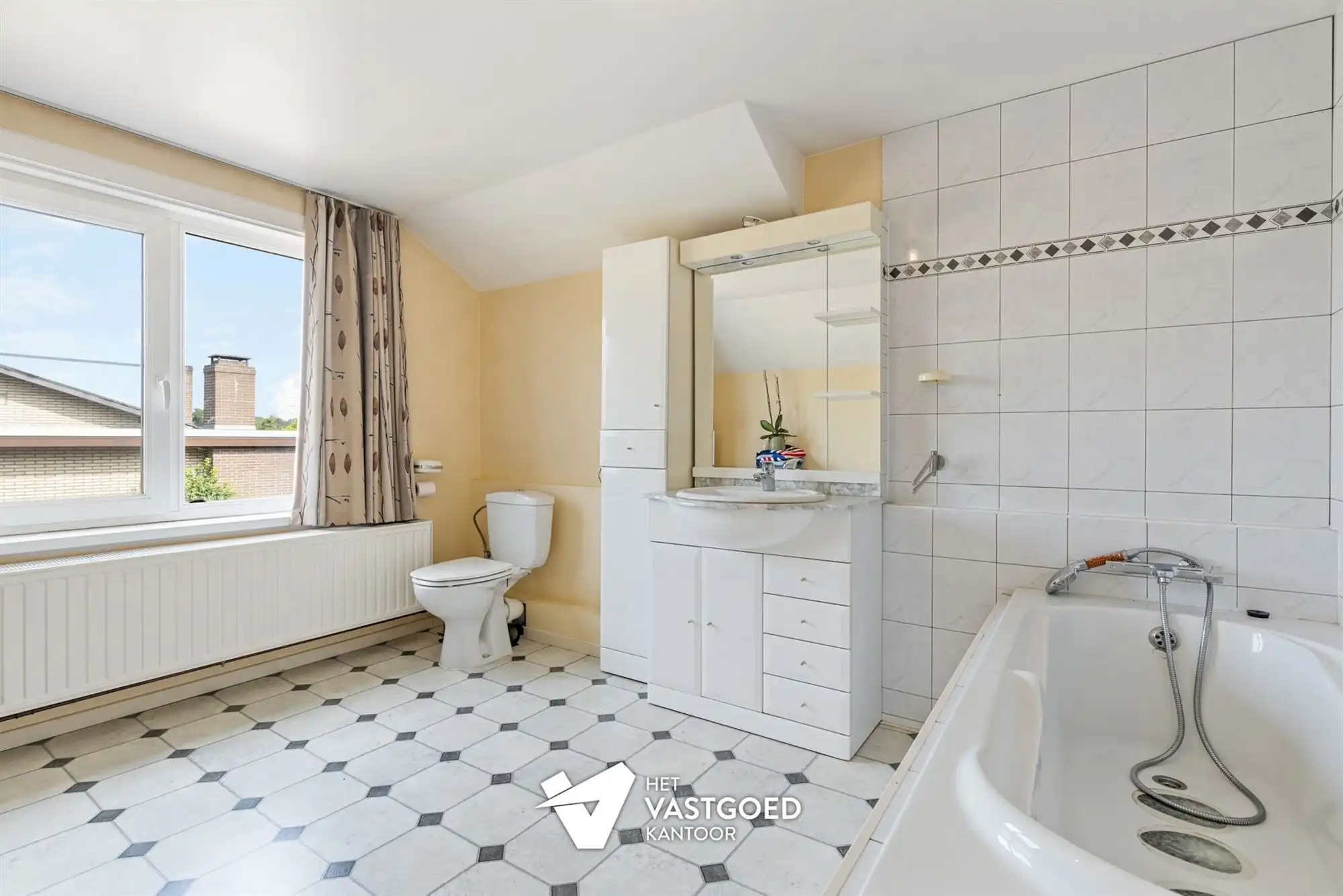 CHARMANTE WONING MET VEEL POTENTIEEL OP MOOI EN RUSTIG GELEGEN PERCEEL TE HAM foto 17