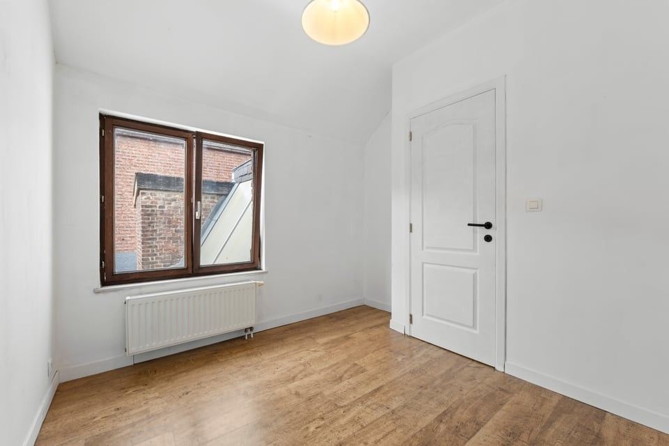 CHARMANTE, INSTAPKLARE STADSWONING MET 4 SLAAPKAMERS IN HARTJE TONGEREN foto 18