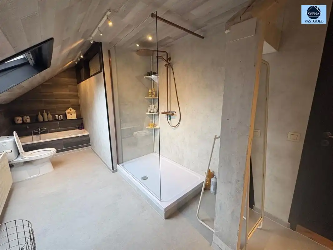 ZEER LEUKE WONING MET 4 SLAAPKAMERS EN TUINTJE foto 15