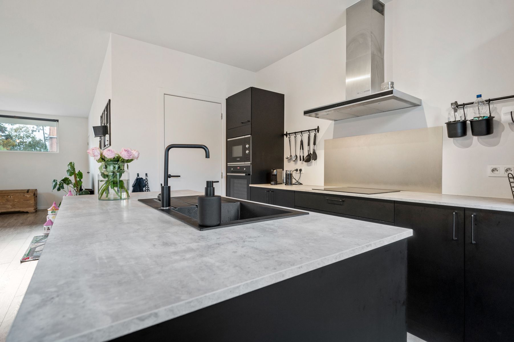 Gezinswoning met grote tuin en energiezuinige troeven foto 4