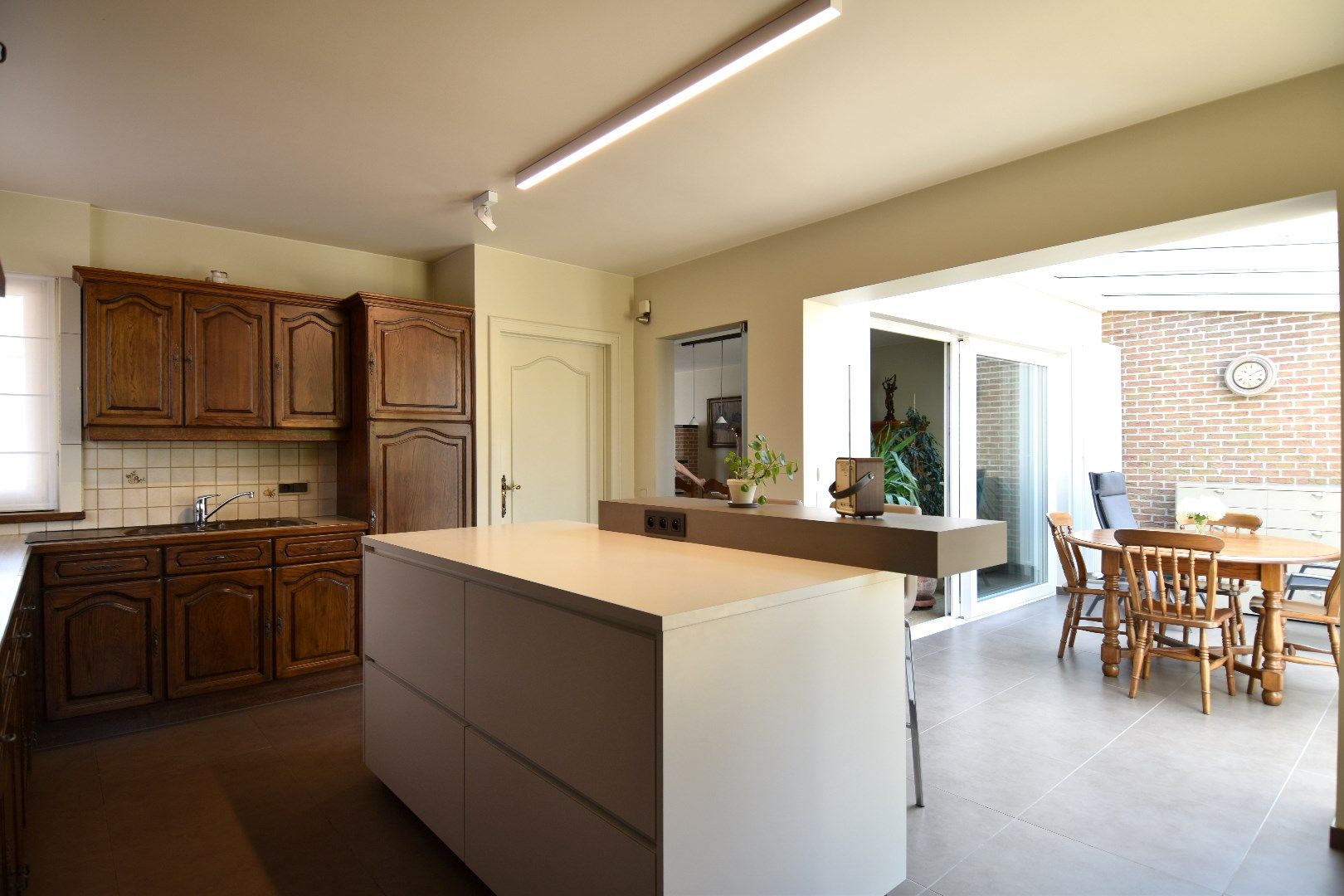 Instapklare HOB met 3 slaapkamers, garage, zolder op een perceel van 1329 m² te Sint-Eloois-Winkel foto 2