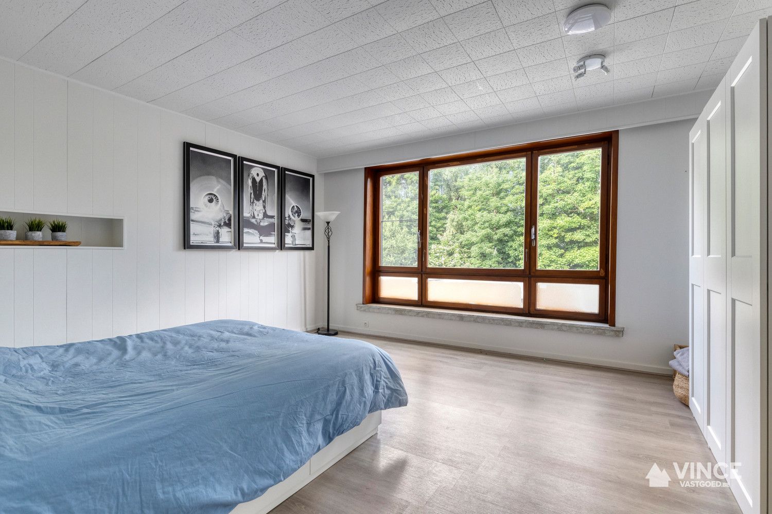 Woning met ruim magazijn foto 17