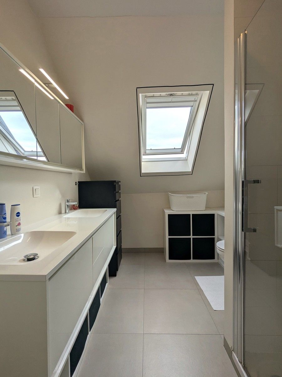 Ruime moderne duplex in klein gebouw recente totaalrenovatie foto 11