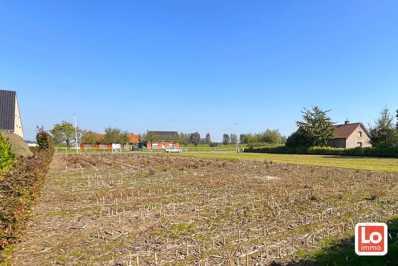 prachtig lot bouwgrond 1030m² zuidwest georiënteerd op de grens Lochristi! foto 2