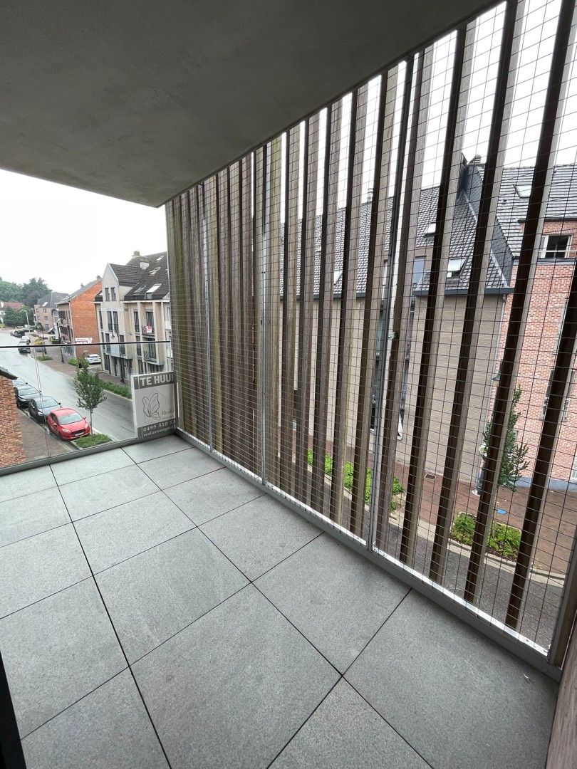 Mooi volledig instapklaar appartement met 2 slaapkamers en terras in het centrum van Diepenbeek. foto 7