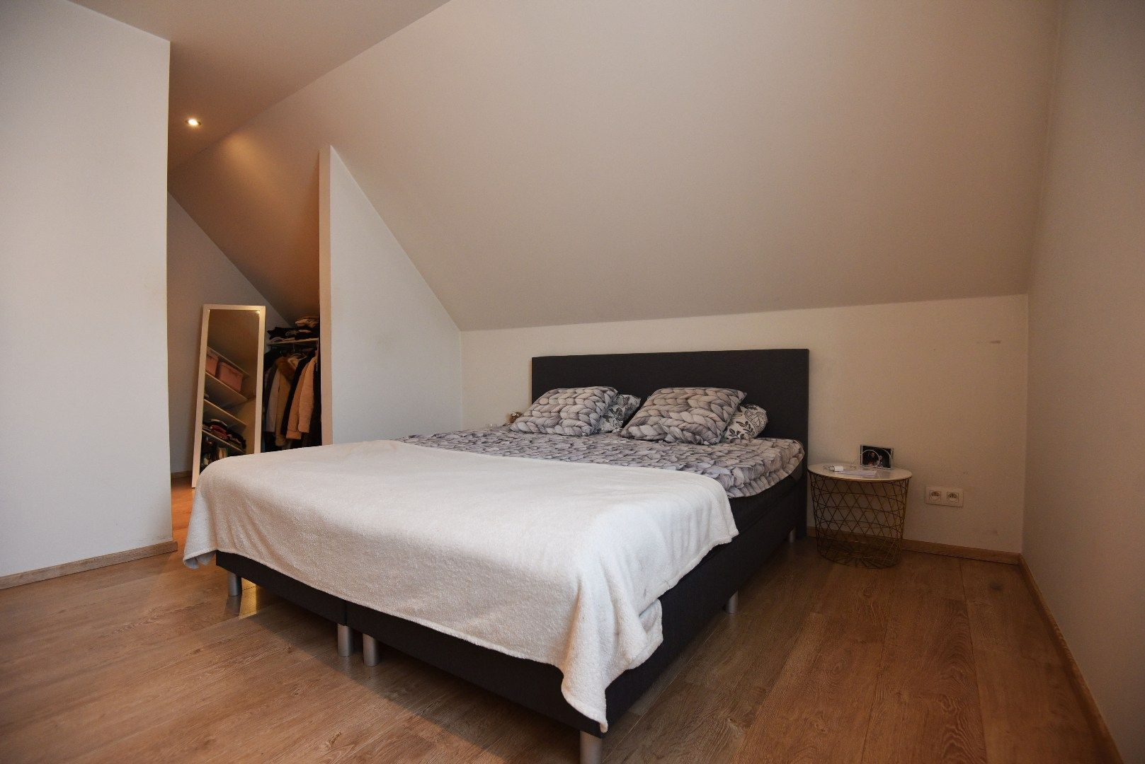 Recente gezinswoning met 3 slpks, tuin, terras en garage te Lembeke foto 6