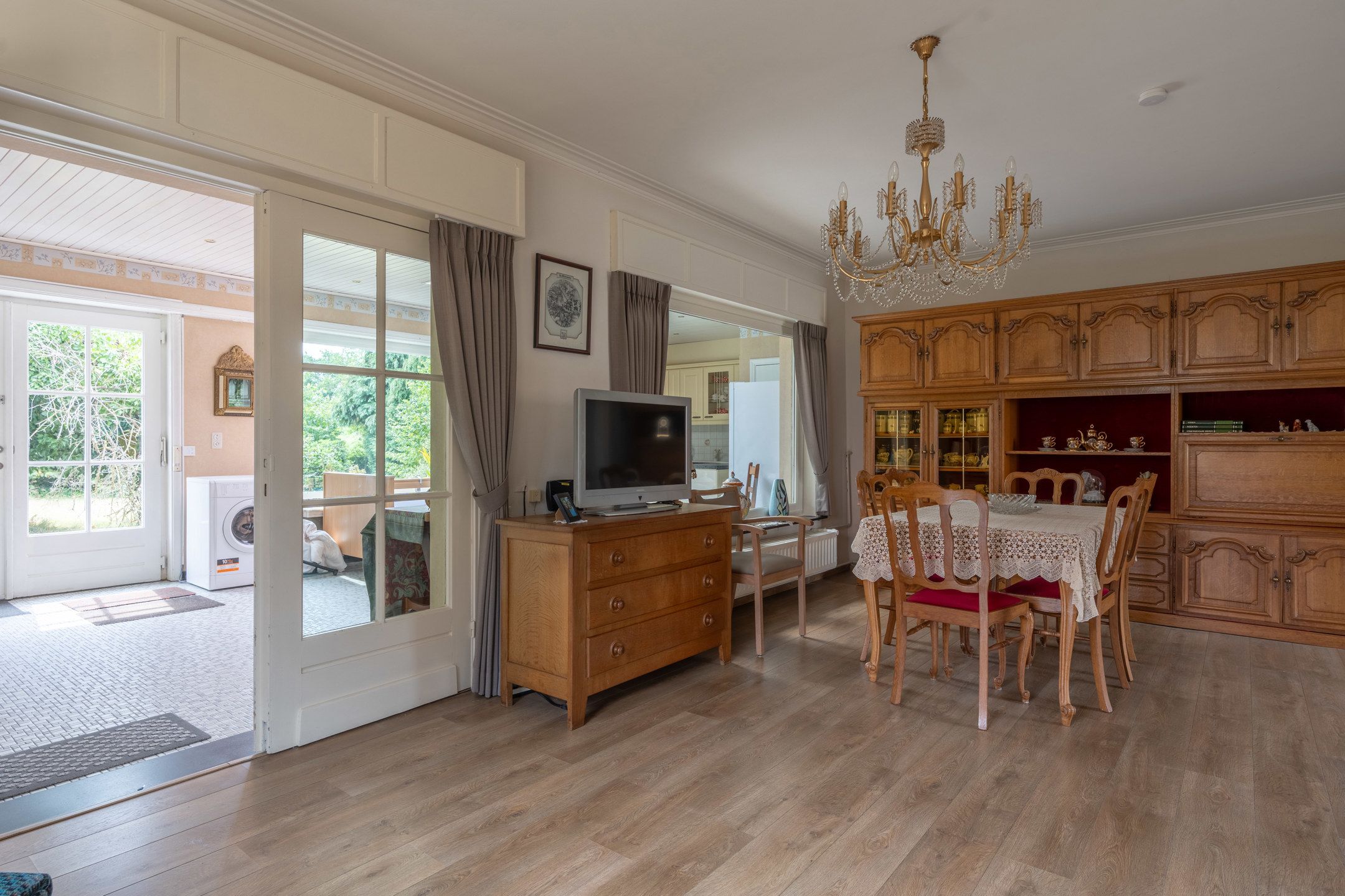Te renoveren gezinswoning (196m²) op perceel van 1.943m². foto 12