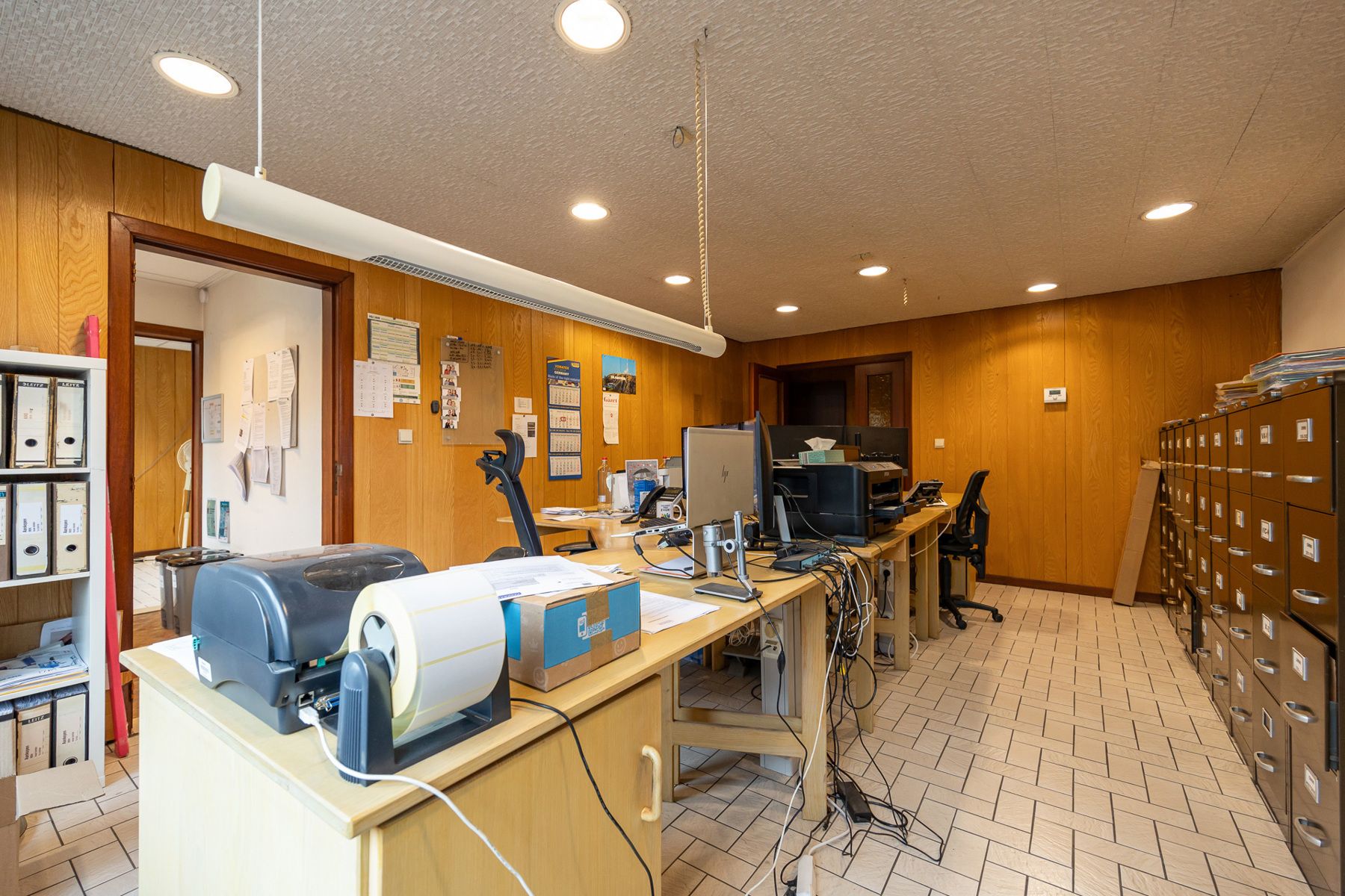 Kantoorgebouw met atelier op voll. bebouwd perceel van 528m² foto 14