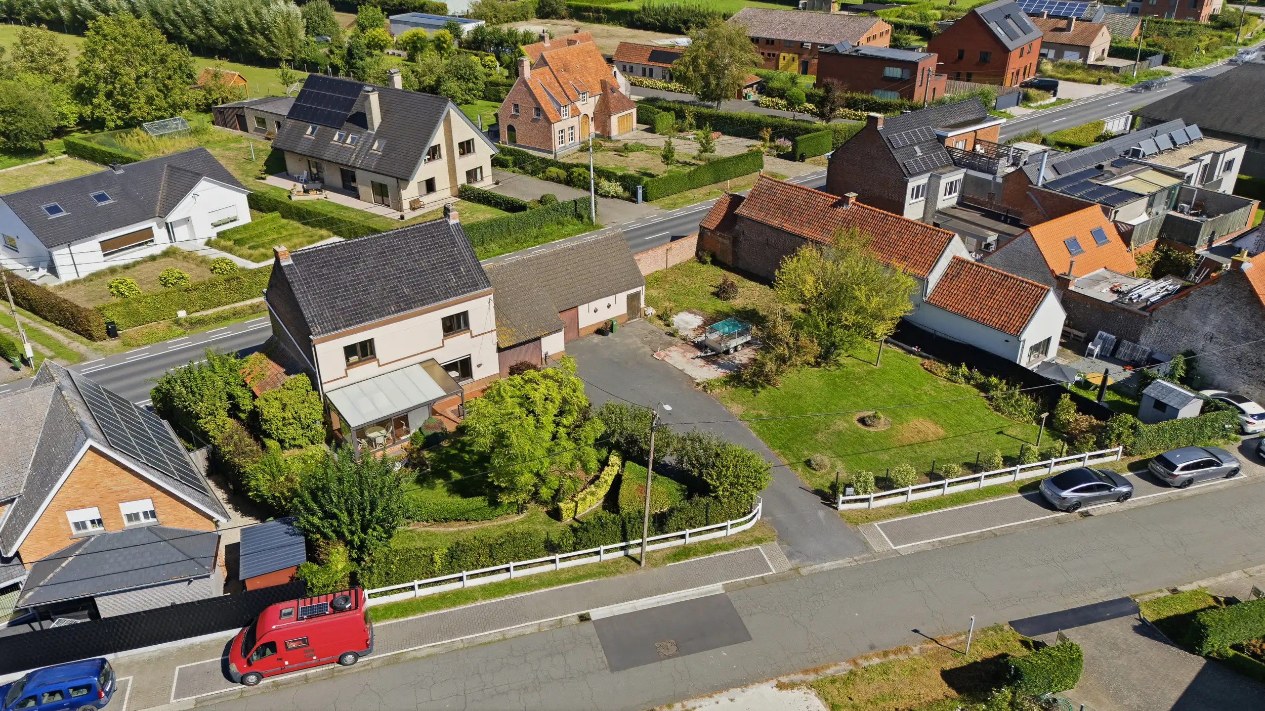 Te renoveren woning met tal van mogelijkheden foto 2